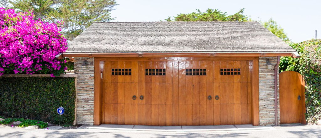 modern-wood-garage-doors